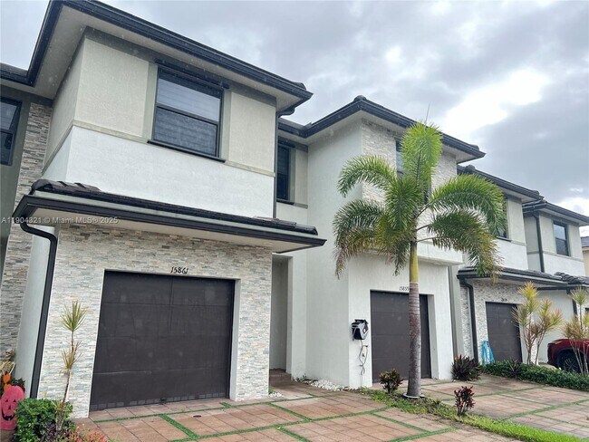 Foto del edificio - 15861 NW 90th Ct