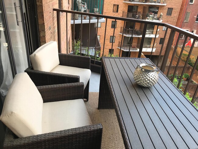 Foto del edificio - 1718 P St NW