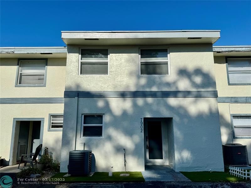 Primary Photo - 7902 SW 8th St