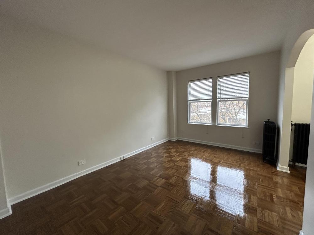 Foto principal - 1 bedroom in Chicago IL 60657