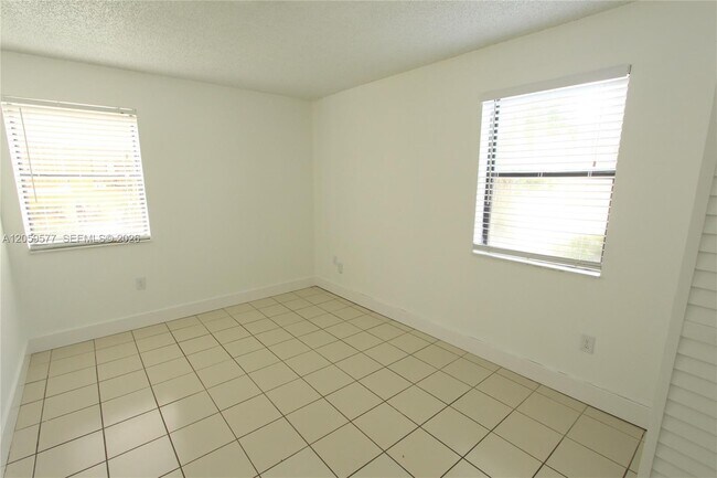 Building Photo - 650 NW 114th Ave