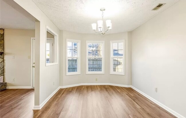 Building Photo - 116 Mosswood Dr