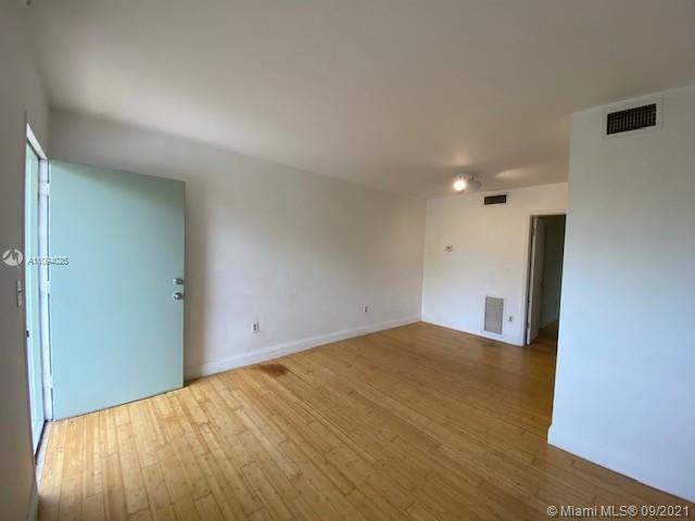 Foto principal - 650 NE 61st St