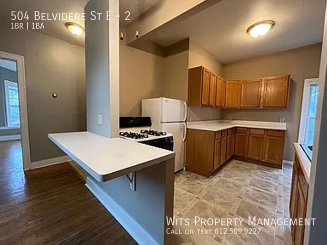 Foto del edificio - 504 Belvidere St E