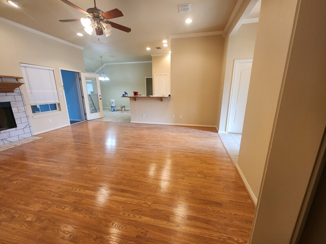Building Photo - 427 S Cedar Ridge Cir