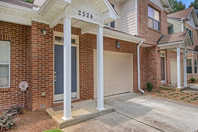 Building Photo - 2524 Laurel Cir NW