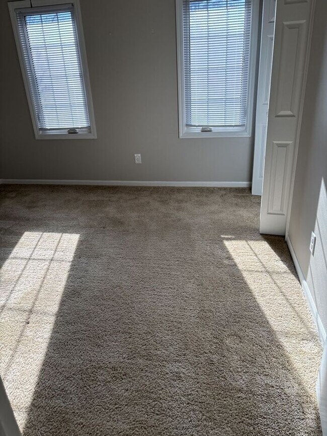 Building Photo - Beautiful Two-Story Home in Cayce