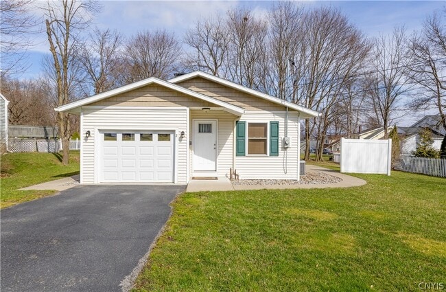 Building Photo - 2 Cresthill Dr