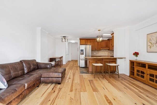 Building Photo - 477 FDR Dr
