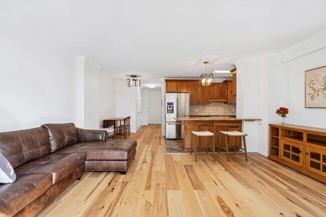 Foto del edificio - 477 FDR Dr