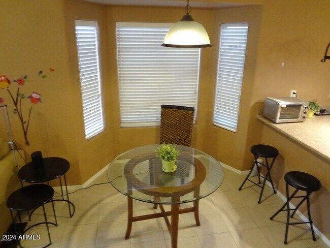 Foto del edificio - 1251 W Bartlett Way