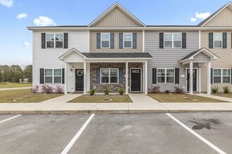 Building Photo - 3 Jaydn Dr W