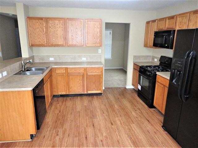 Foto del edificio - 802 Bandon Ln