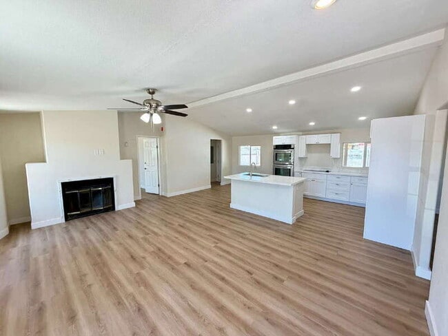 Building Photo - 11016 N Grand Canyon Blvd
