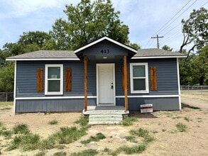 Building Photo - 413 M St NE