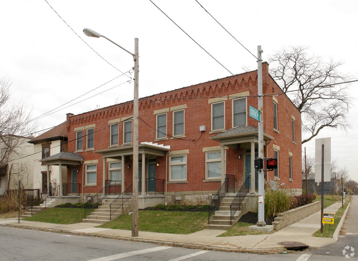 Primary Photo - 596-602 Miller Ave