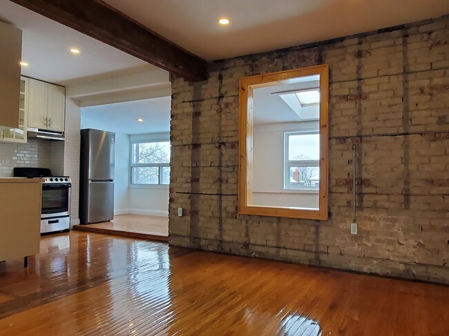 Building Photo - Stunning, huge, sun soaked two bedroom plu...