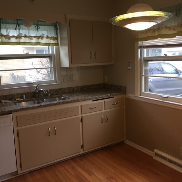 Building Photo - 5531 N Navajo Ave