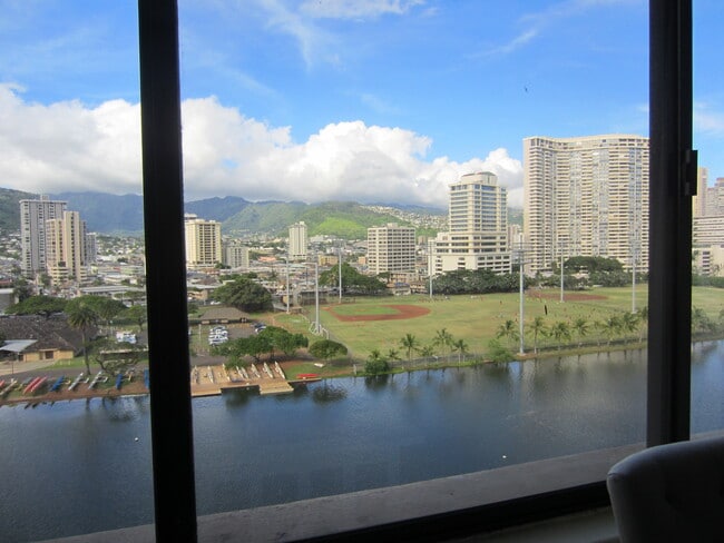 Great Sunrise view - 444 Niu St (Honolulu, HI) Apartments