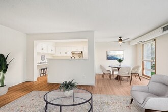 Building Photo - Wayzata Woods