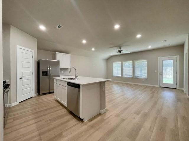 Building Photo - 907 W Nursery Rd