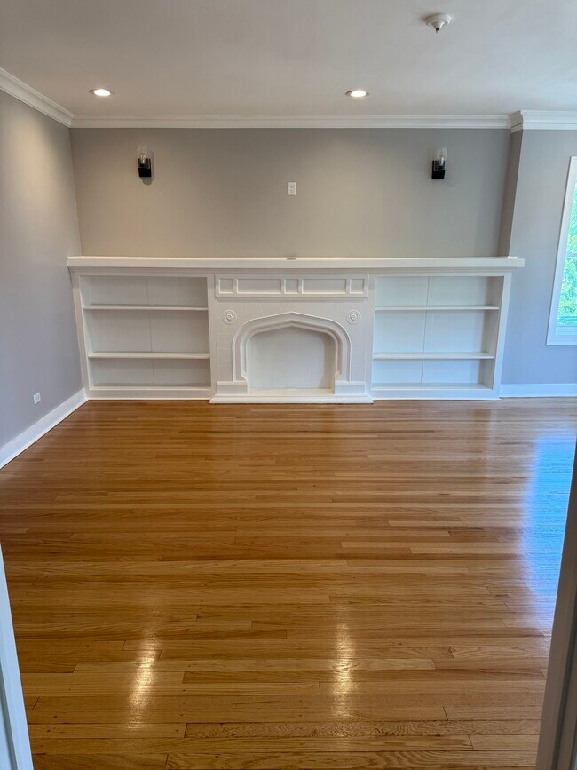 Living room - 9438 S Bishop