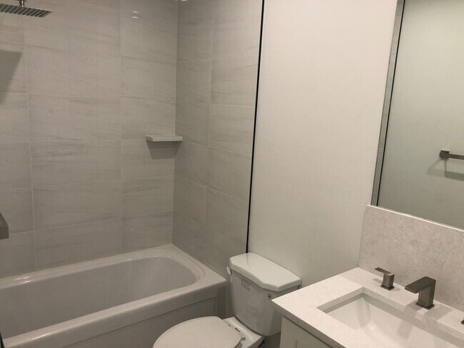 Foto del edificio - Beautiful New Construction Condo!!
