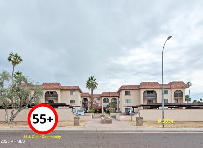Foto del edificio - 3033 E Devonshire Ave