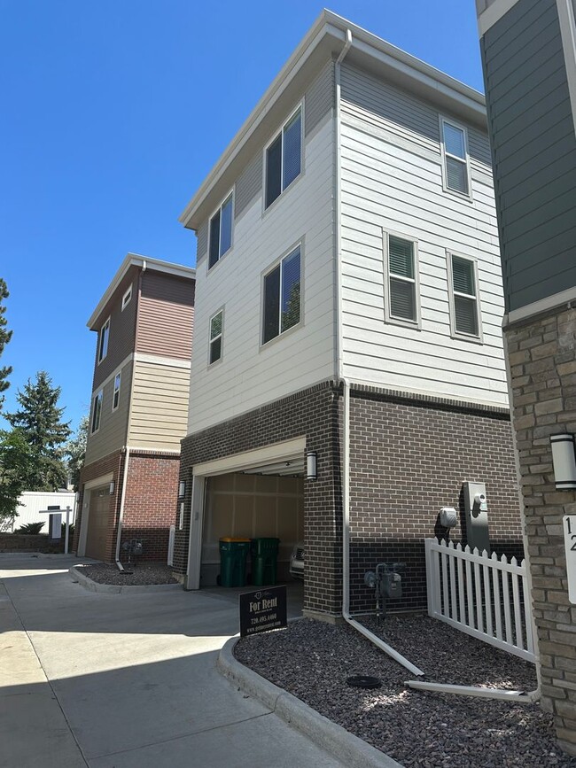 Foto del edificio - Newer Construction Home Ready NOW