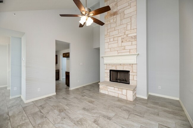 Foto del edificio - Creekside Townhomes