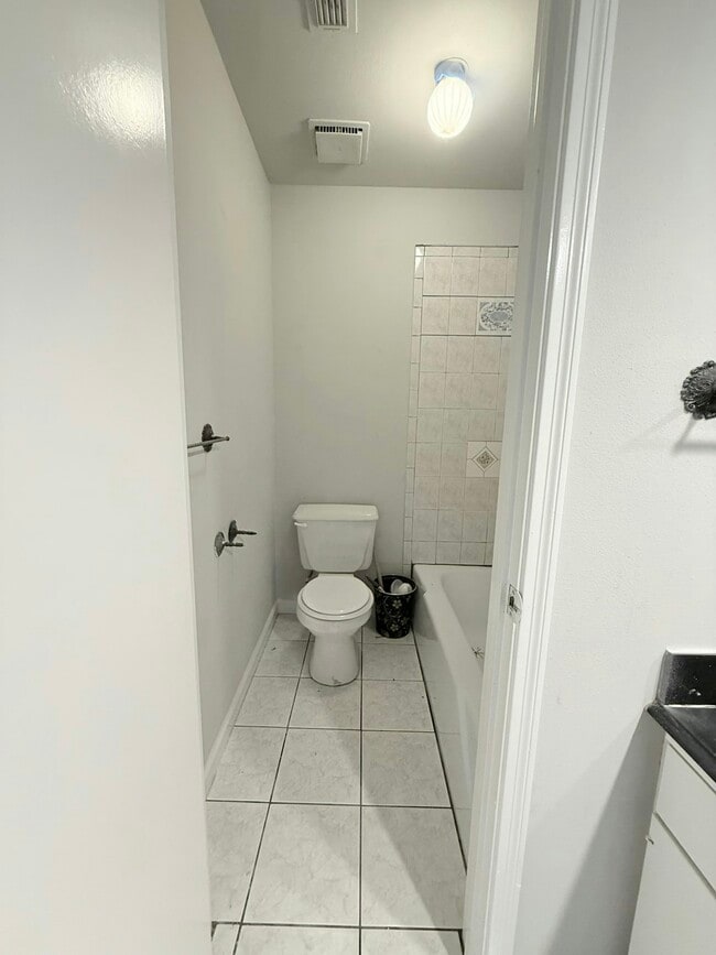 Foto del edificio - 7407 Riptide Dr