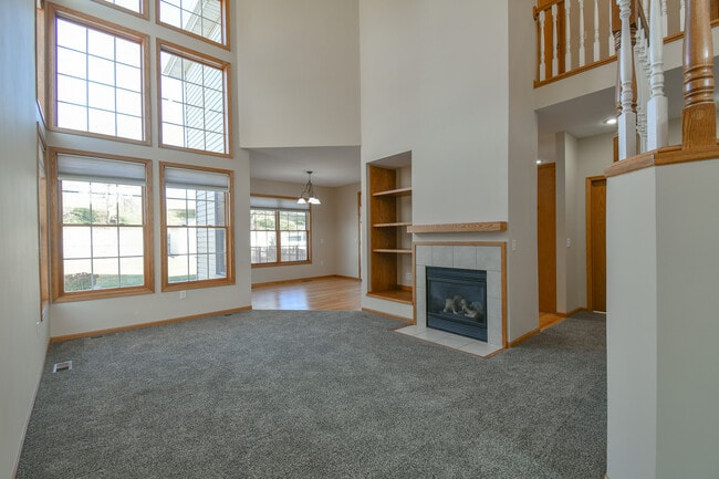 Building Photo - 9412 Forest Glen Dr