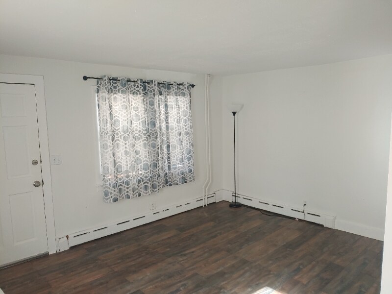 24 Quaid St Unit 2, Sayreville, NJ 08872 Room for Rent in Sayreville, NJ