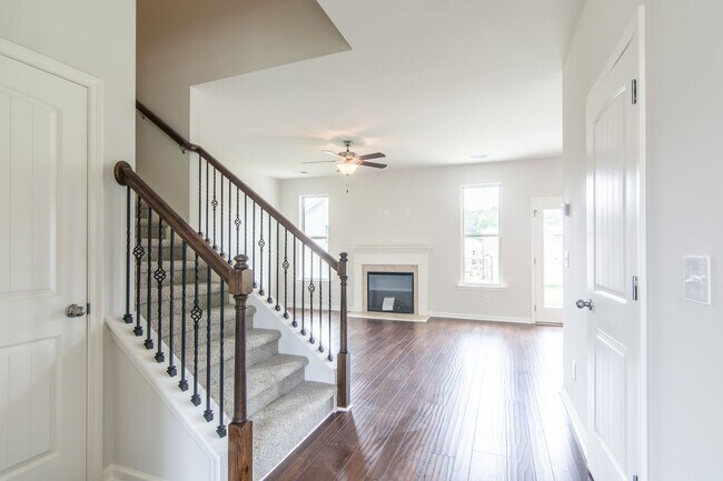 Foto del edificio - 718 Still Hill Ln SE