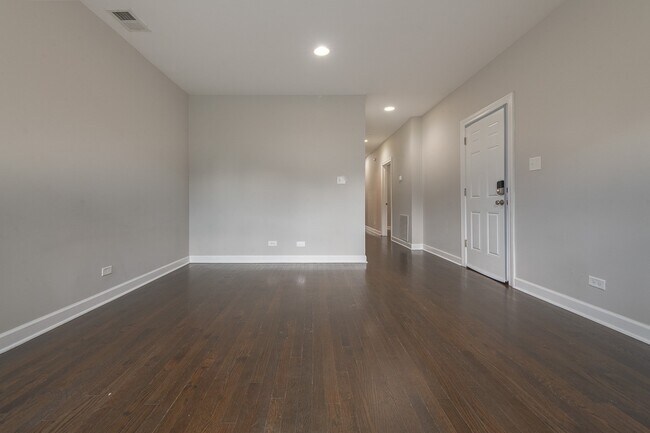 Foto del edificio - 4934 N Albany Ave