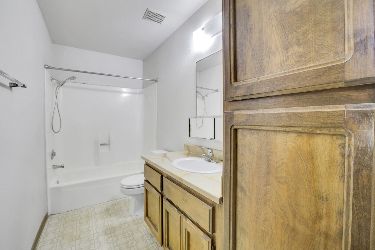 Foto del edificio - 5454 Kirkwood Dr