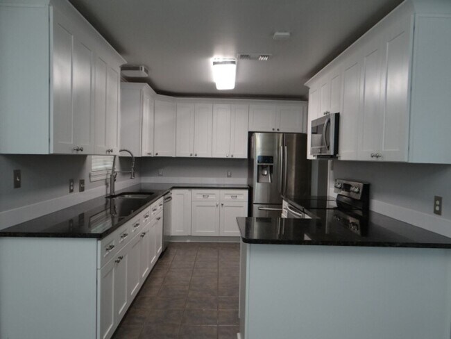 Foto del edificio - Beautiful Home for Lease in Denham Springs