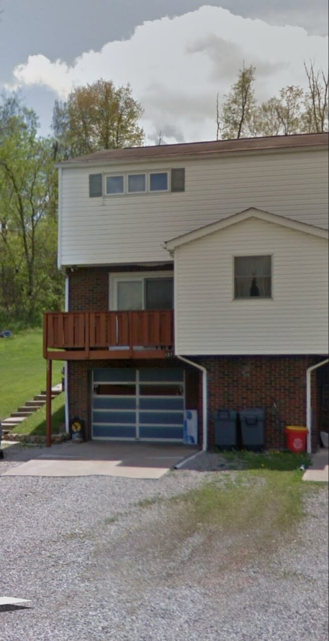 Building Photo - 127 Veronica Dr