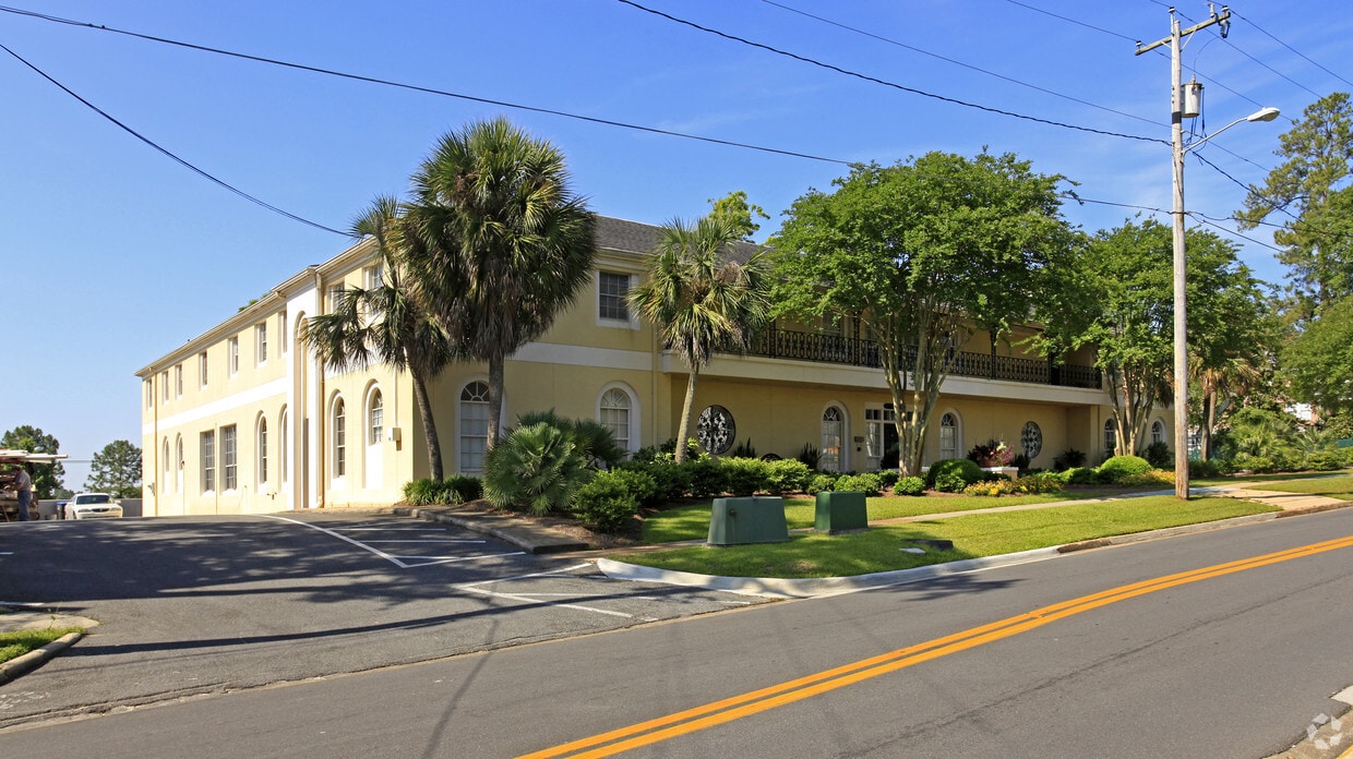 Building Photo - Pi Phi