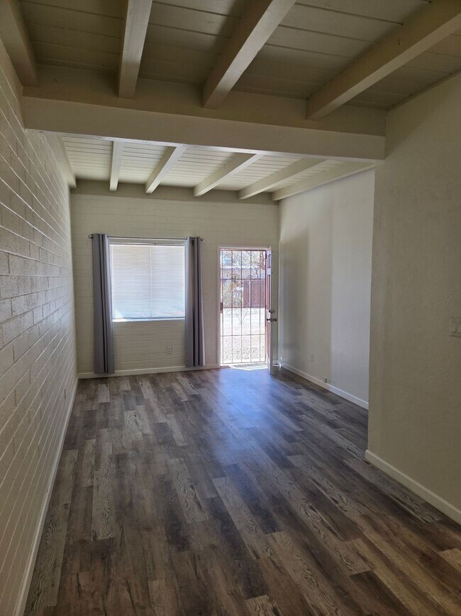 Building Photo - 610-616 E Drachman St