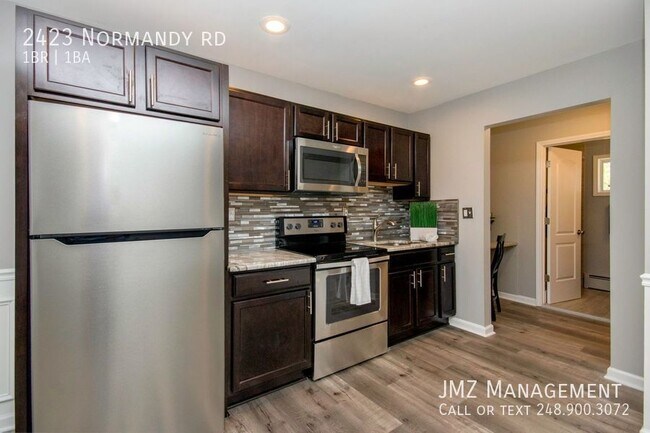 Foto del edificio - COMPLETELY UPDATED BEAUTIFUL RANCH STYLE P...