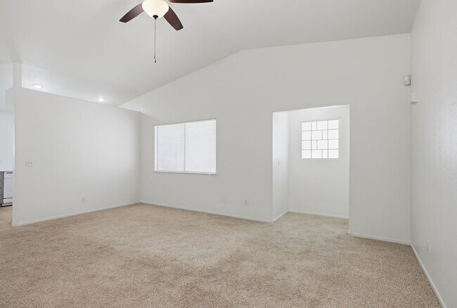 Foto del edificio - 7561 Glowing Ember Ct