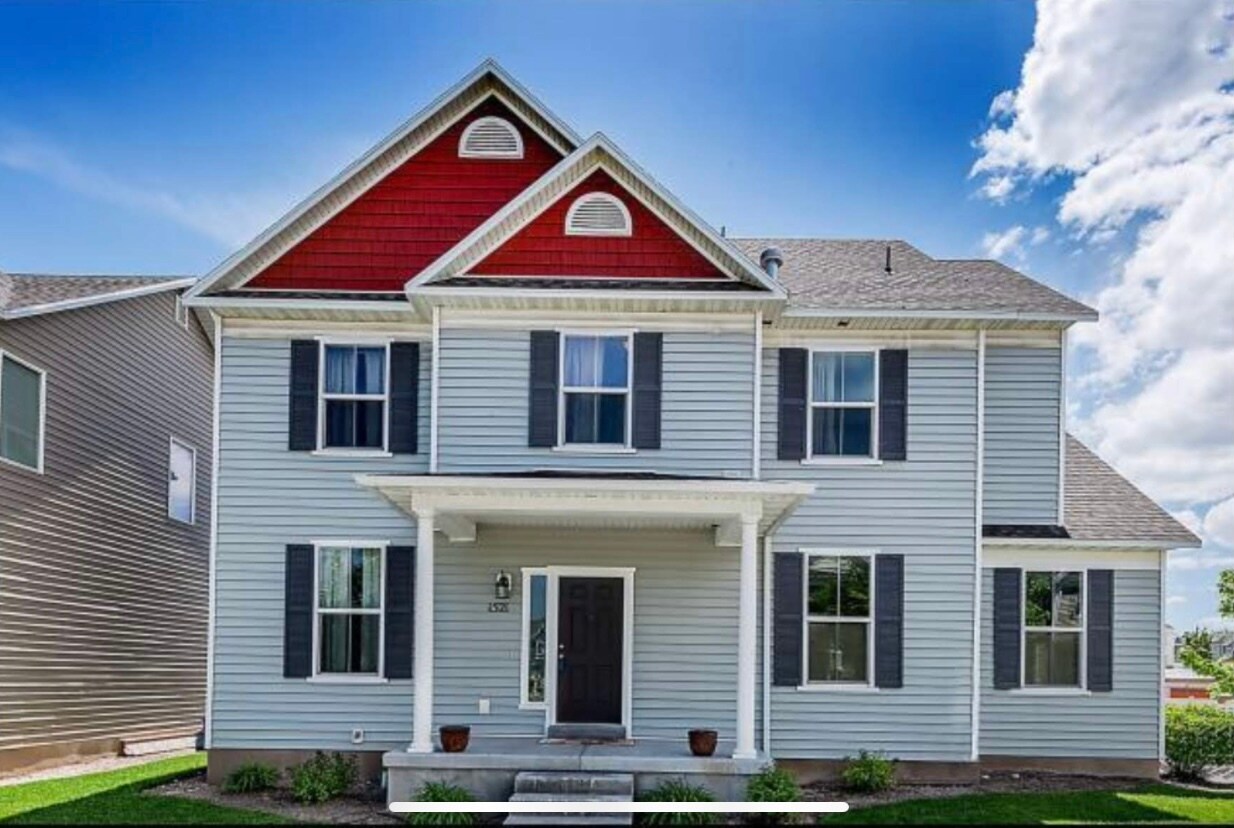 Primary Photo - 1521 W Kingsbarn Way