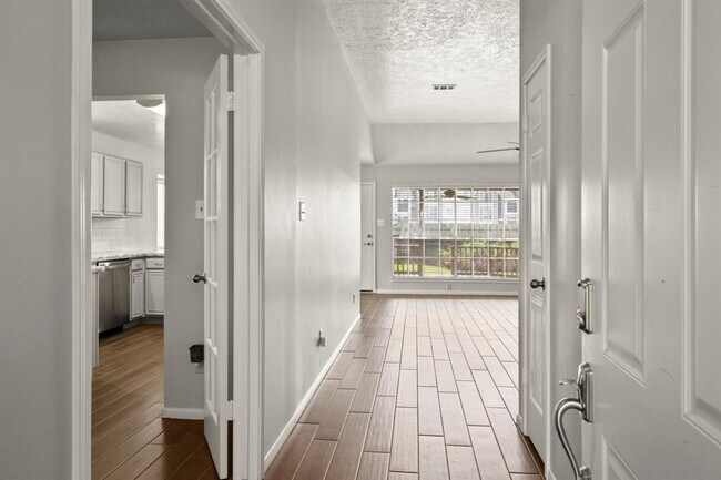 Building Photo - 11307 Travelers Way Cir