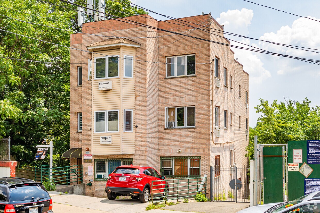 Primary Photo - 72-34 45th Ave