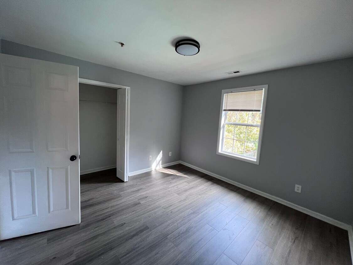 Foto principal - 1950 Trailwood Heights Ln
