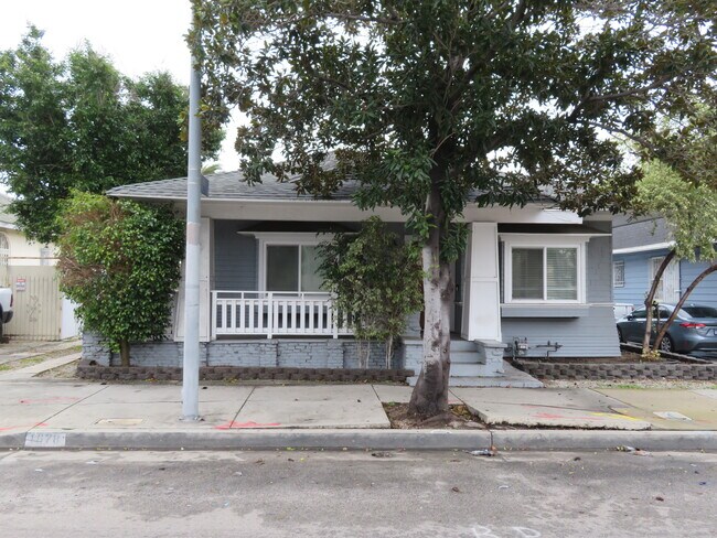 Building Photo - 1678 W Jefferson Blvd