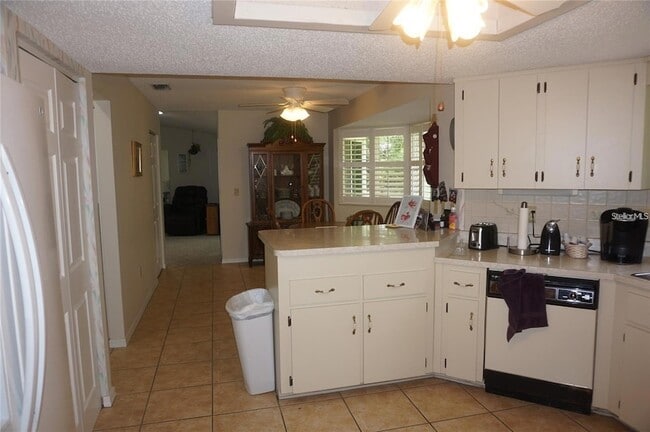 Foto del edificio - 10819 SW 83rd Ct