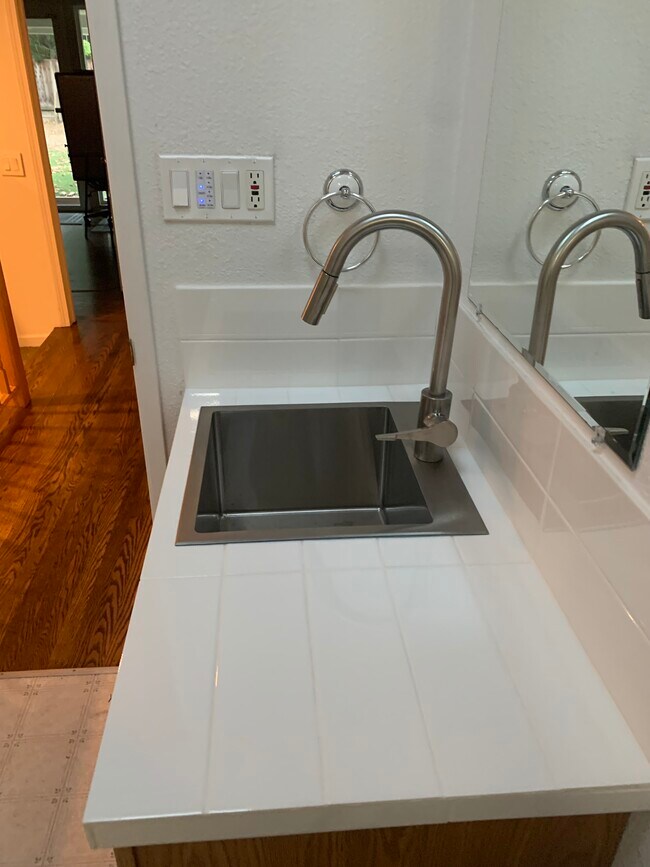 Foto del edificio - 2122 Smith Ln