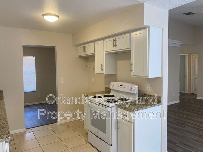 Foto del edificio - 8426 Village Green Rd